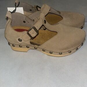 Thetis khaki leather and wood new without box made in Italy size 36